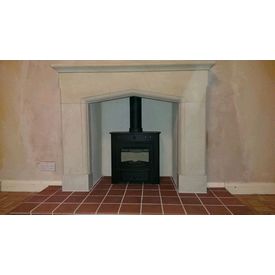 Villager Esprit solo 5 with a stone mantel and quarry tiles