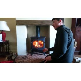 Stuart demonstrating a cleanburn norreskoven